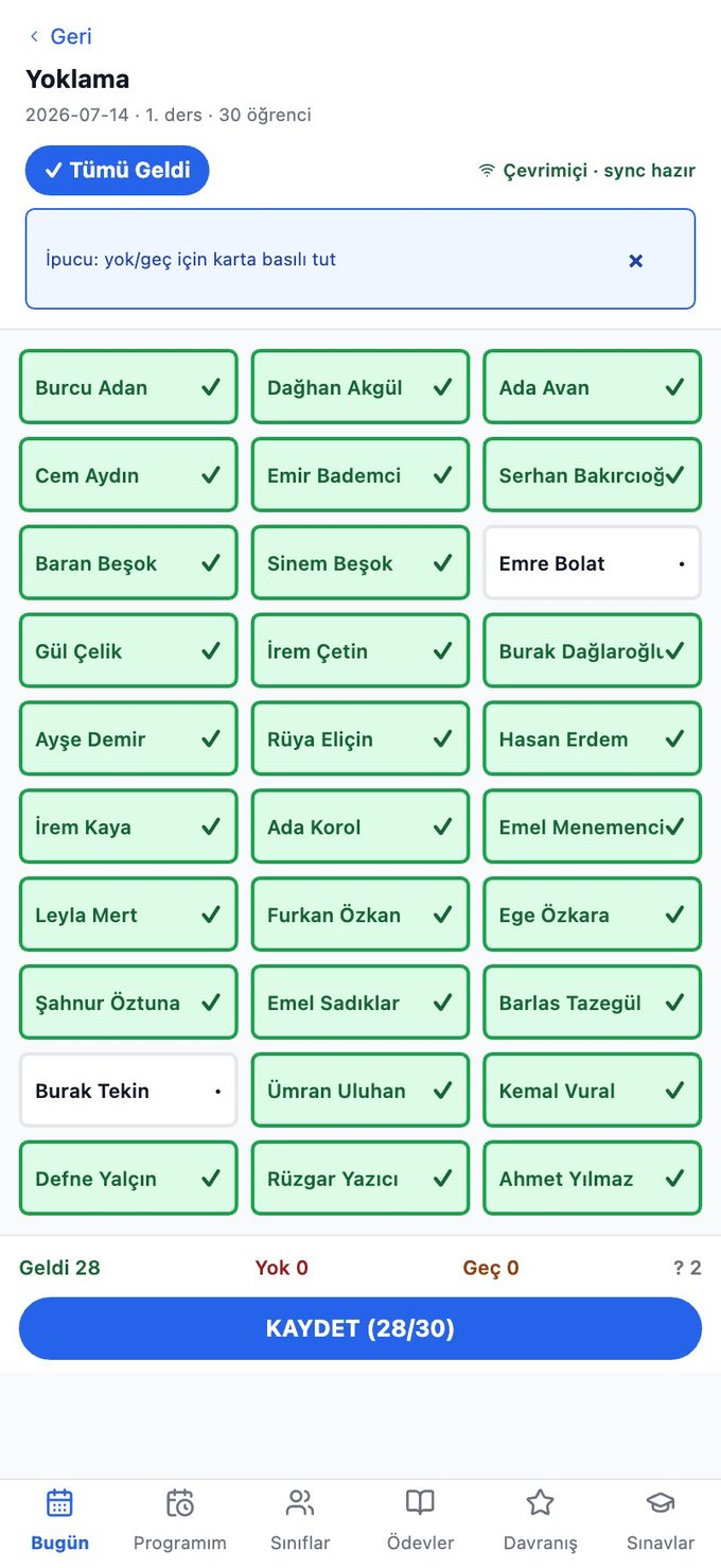 izokul öğretmen yoklama ekranı — 30 öğrenci, tek dokunuşla işaretleme
